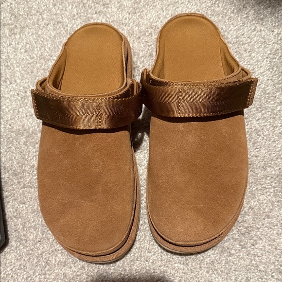 UGG Chestnut Suede Back-Strap Clogs - Picture 3 of 7